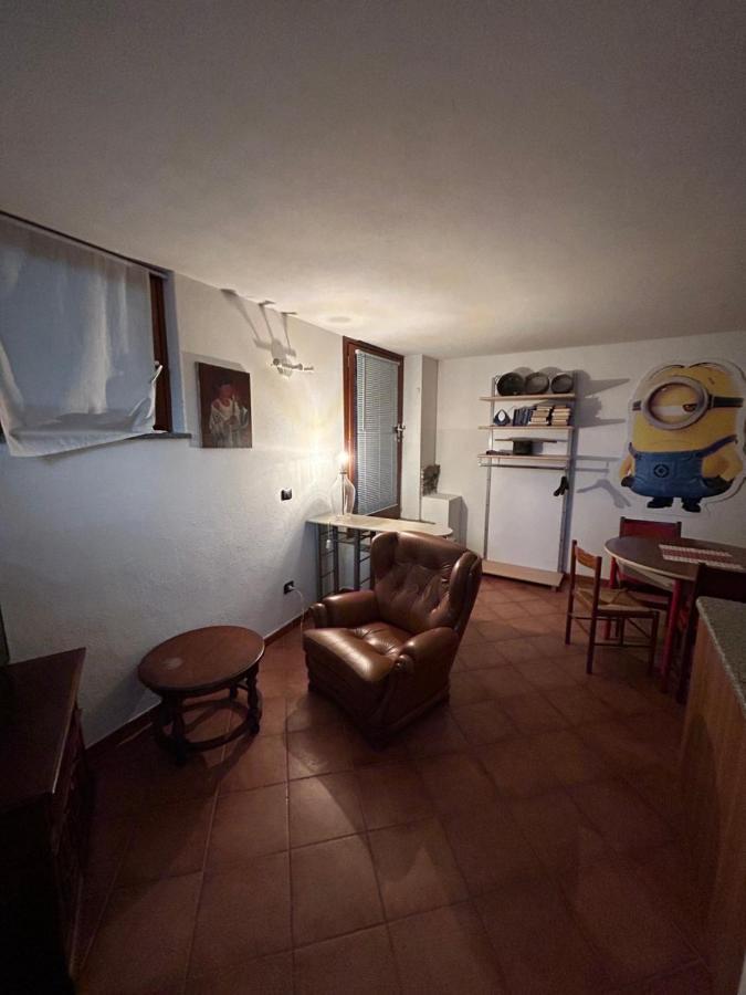 Hôtel Mountain Cave à Aoste Extérieur photo